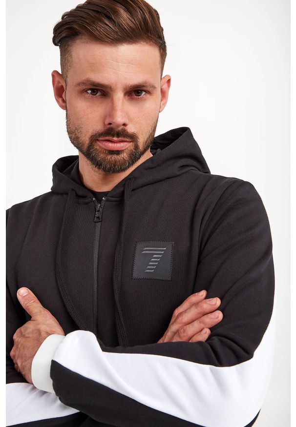 EA7 Emporio Armani - Bluza EA7 EMPORIO ARMANI. Typ kołnierza: kaptur. Wzór: aplikacja