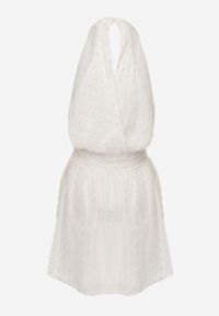 Renee - Biała Kopertowa Sukienka Bez Rękawów o Rozkloszowanym Kroju z Haftem Pelessa. Typ kołnierza: dekolt kopertowy. Kolor: biały. Materiał: poliester. Długość rękawa: bez rękawów. Wzór: haft. Typ sukienki: kopertowe #7