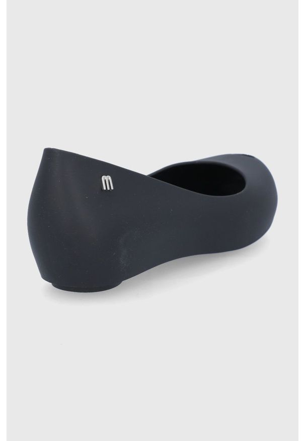 melissa - Melissa - Baleriny Ultragirl Basic. Nosek buta: okrągły. Kolor: czarny. Materiał: kauczuk, guma. Obcas: na obcasie. Wysokość obcasa: niski