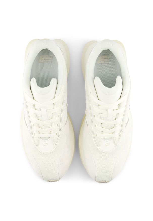 Buty unisex New Balance UTFOA4U0 – beżowe. Okazja: na co dzień. Kolor: beżowy. Materiał: materiał, syntetyk, guma, zamsz. Szerokość cholewki: normalna. Sport: bieganie