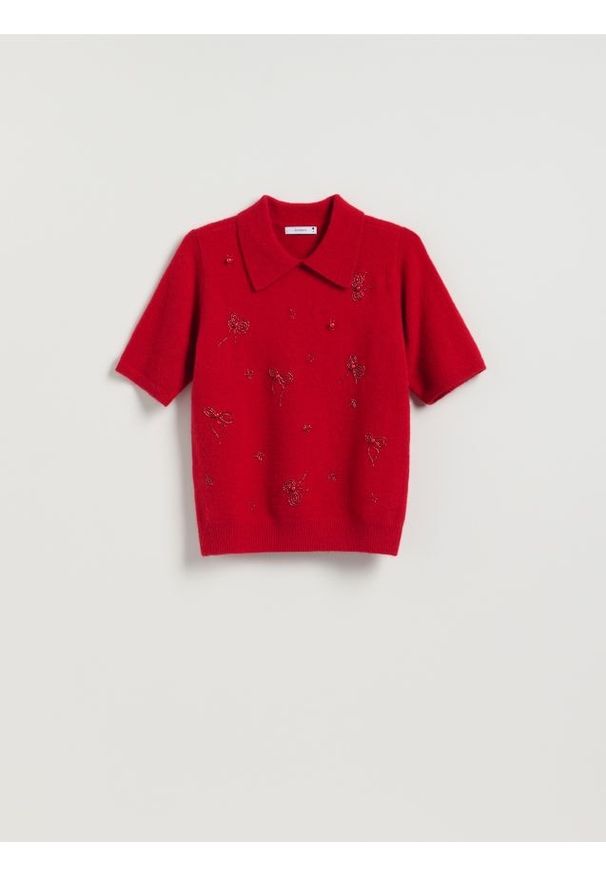 Reserved - Sweter z aplikacjami - czerwony. Kolor: czerwony. Materiał: dzianina, wełna. Wzór: aplikacja
