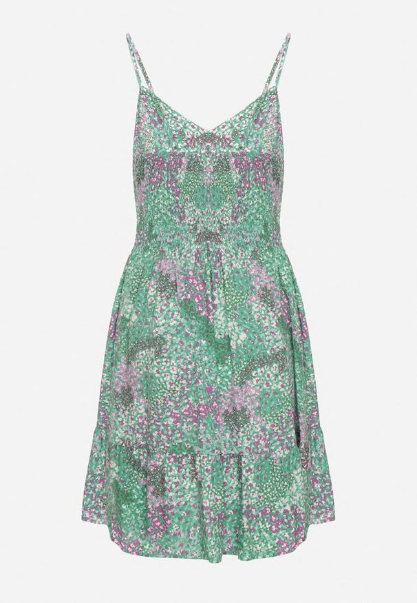 Born2be - Zielona Sukienka z Wiskozy na Ramiączkach z Gumką w Pasie i Ozdobnymi Guzikami Narulla. Kolor: zielony. Materiał: wiskoza. Długość rękawa: na ramiączkach. Sezon: lato