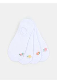 Sinsay - Bawełniane stopki z haftem kwiatów 4 pack - biały. Kolor: biały. Materiał: bawełna. Wzór: haft, kwiaty #1