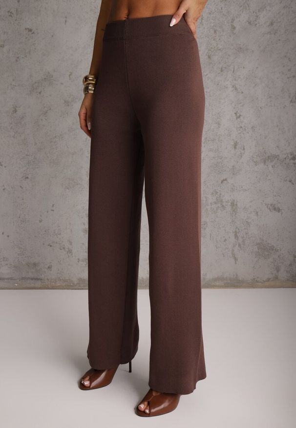 Renee - Brązowy Komplet z Dzianiny z Wiskozą Spodnie Wide Leg i Top z Guzikami Merice. Kolor: brązowy. Materiał: dzianina, wiskoza