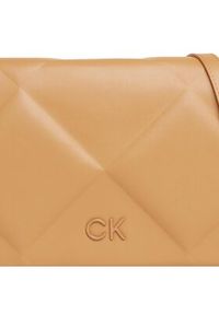 Calvin Klein Torebka Re-Lock Quilt Shoulder Bag K60K611021 Brązowy. Kolor: brązowy