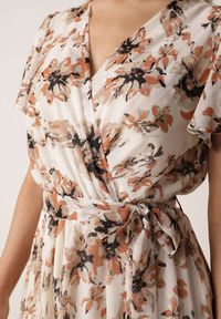 Born2be - Beżowo-Pomarańczowa Kopertowa Sukienka w Kwiaty z Wiązanym Paskiem i Brokatem Hilingea. Okazja: na imprezę, do pracy, na co dzień. Kolor: pomarańczowy. Wzór: kwiaty. Typ sukienki: kopertowe. Styl: casual, elegancki. Długość: midi #6