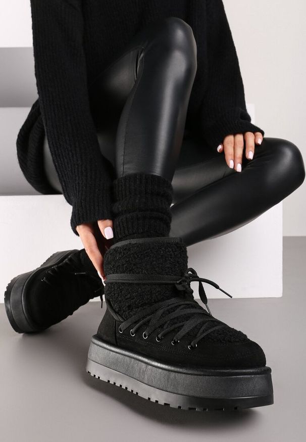 Born2be - Czarne Śniegowce na Grubej Podeszwie Ozdobione Barankiem Terinae. Okazja: na spacer. Zapięcie: sznurówki. Kolor: czarny. Wzór: aplikacja. Sezon: zima. Obcas: na obcasie. Styl: elegancki. Wysokość obcasa: niski