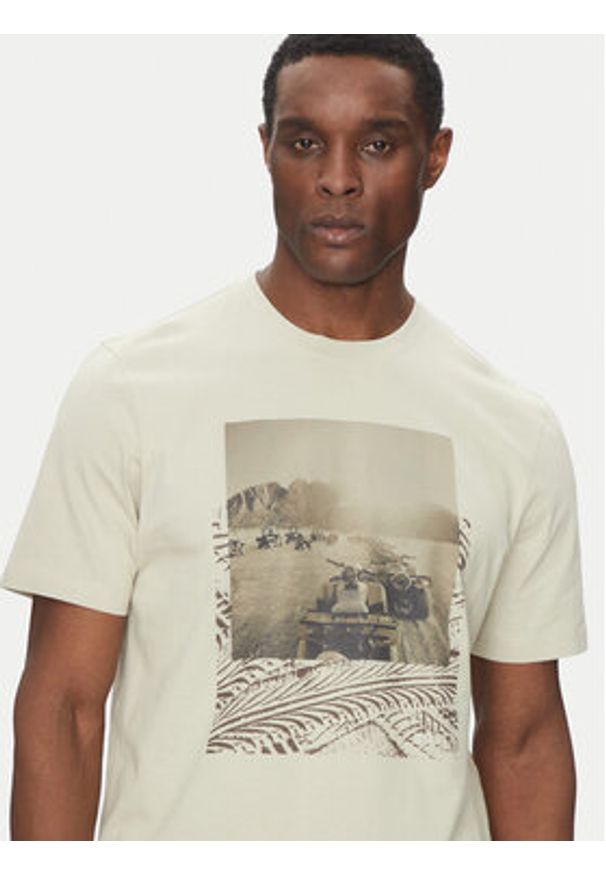 BOSS T-Shirt Te_Dunetrace 50539187 Beżowy Regular Fit. Kolor: beżowy. Materiał: bawełna