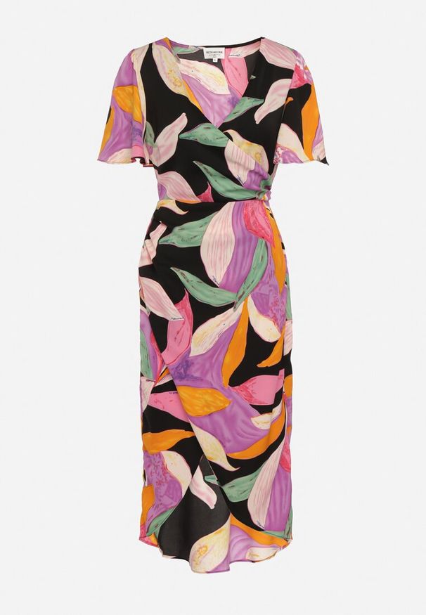 Born2be - Czarno-Różowa Sukienka z Krótkim Rękawem i Kopertowym Dekoltem Efinue. Okazja: na co dzień. Typ kołnierza: dekolt w kształcie V, dekolt kopertowy. Kolor: czarny. Materiał: tkanina. Długość rękawa: krótki rękaw. Sezon: lato. Typ sukienki: kopertowe. Styl: klasyczny, casual