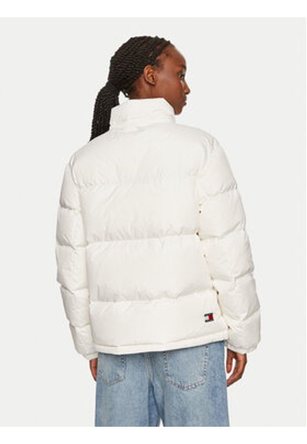 Tommy Jeans Kurtka puchowa Alaska DW0DW18610 Biały Regular Fit. Kolor: biały. Materiał: syntetyk