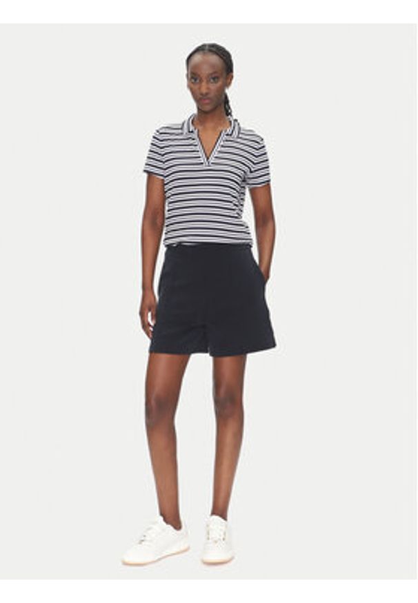 EA7 Emporio Armani Polo 7W000490 AF12654 FB101 Biały Regular Fit. Typ kołnierza: polo. Kolor: biały. Materiał: wiskoza