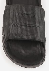 Renee - Czarne Piankowe Klapki z Ozdobnym Tłoczeniem Eupnia. Kolor: czarny #6