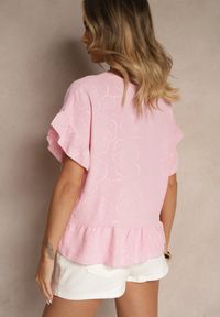 Renee - Różowa Bluzka Oversize Ozdobiona Falbanami Liriele. Okazja: na co dzień. Kolor: różowy. Materiał: jeans. Wzór: aplikacja. Styl: casual #3