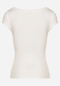 Born2be - Biały T-shirt z Bawełny o Dopasowanym Kroju z Dekoltem w Łódkę Galerissa. Kolor: biały. Materiał: bawełna. Styl: elegancki #7