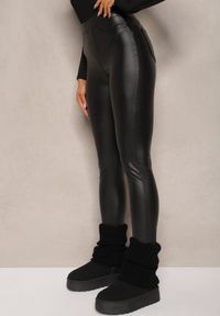 Renee - Czarne Legginsy z Imitacji Skóry High Waist Noriel. Okazja: na co dzień. Stan: podwyższony. Kolor: czarny. Materiał: skóra. Wzór: aplikacja. Sezon: zima. Styl: casual #2