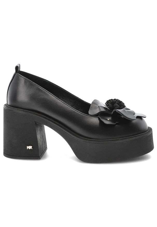 Czarne Półbuty Karino Eleganckie Obuwie Damskie Na Obcasie. Okazja: na co dzień. Kolor: czarny. Materiał: skóra, jeans. Wzór: kwiaty. Obcas: na obcasie. Styl: elegancki. Wysokość obcasa: średni