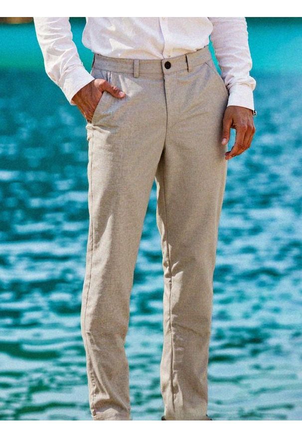 Sinsay - Spodnie chino slim fit w kratę - kremowy. Kolor: kremowy