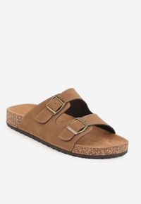 Born2be - Brązowe Klapki z Imitacji Zamszu z Korkową Podeszwą i Klamrami Chalose. Okazja: na co dzień. Kolor: brązowy. Materiał: zamsz. Styl: casual #4