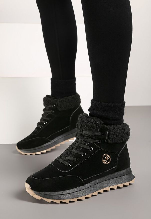 Renee - Czarne Zimowe Sneakersy ze Sztucznym Futerkiem Turelia. Okazja: na co dzień. Zapięcie: sznurówki. Kolor: czarny. Materiał: futro. Sezon: zima. Obcas: na obcasie