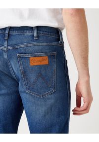 Wrangler - MĘSKIE SPODNIE JEANSOWE WRANGLER GREENSBORO HARD EDGE W15QJX246