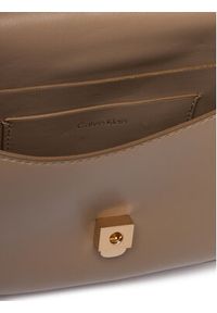 Calvin Klein Torebka Ck Flap Camera Bag LV04F3421G Beżowy. Kolor: beżowy. Materiał: skórzane #5