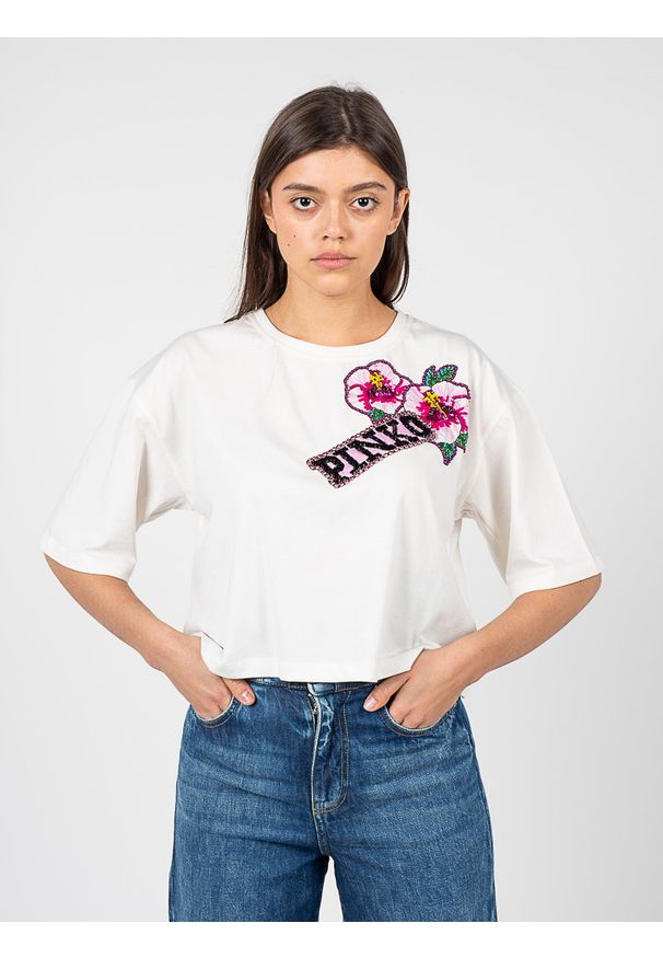 Pinko T-Shirt "Titolato" | 101212 A0VH | Kobieta | Biały. Kolor: biały. Materiał: bawełna. Długość: krótkie. Wzór: nadruk, jednolity, aplikacja. Sezon: lato