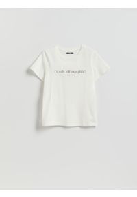 Reserved - T-shirt z nadrukiem - biały. Kolor: biały. Materiał: dzianina, bawełna. Wzór: nadruk. Styl: klasyczny #1