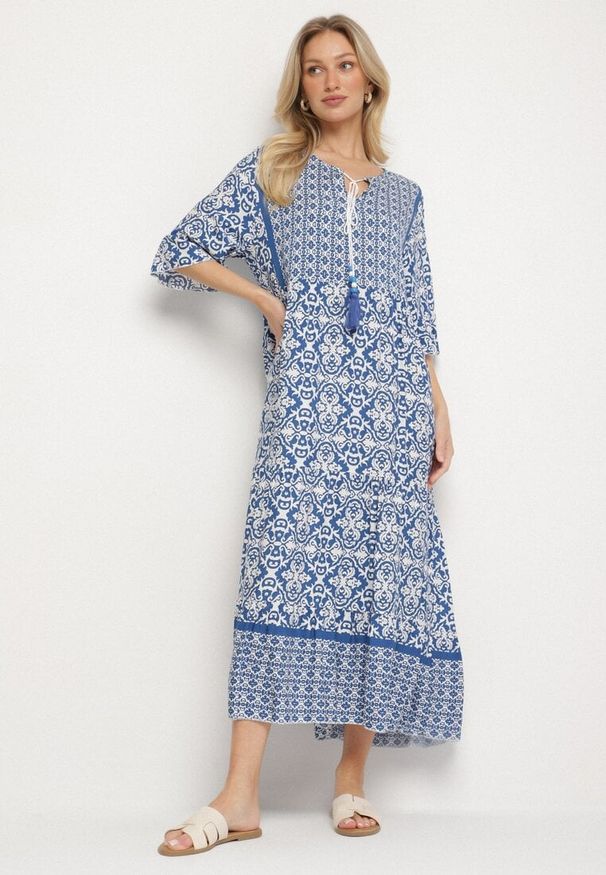 Born2be - Jasnoniebieska Bawełniana Sukienka w Stylu Boho z Wiązaniem Przy Dekolcie Orradelle. Okazja: na co dzień. Kolor: niebieski. Materiał: bawełna. Typ sukienki: proste. Styl: boho
