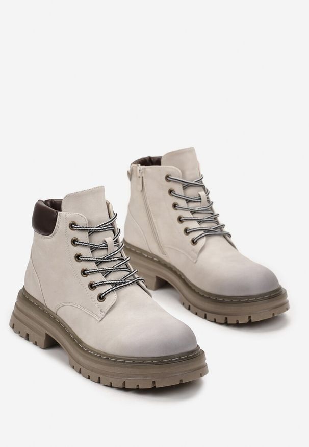 Born2be - Beżowe Traperki z Lekkim Ociepleniem Malak. Kolor: beżowy