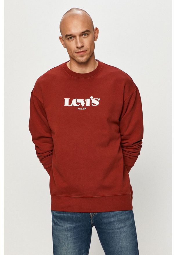Levi's® - Levi's - Bluza bawełniana. Okazja: na spotkanie biznesowe, na co dzień. Kolor: czerwony. Materiał: bawełna. Wzór: nadruk. Styl: biznesowy, casual