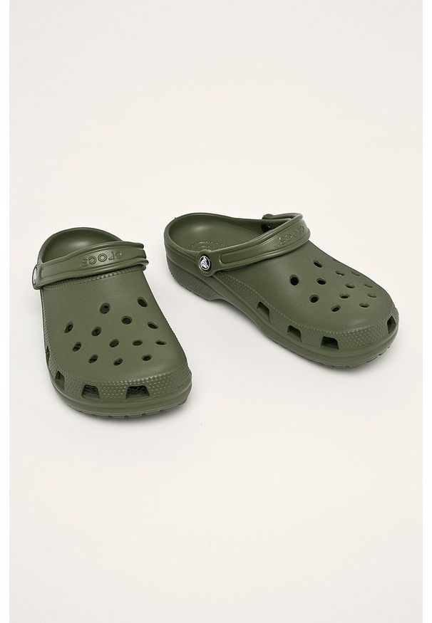 Crocs - Klapki. Kolor: zielony. Materiał: materiał, guma. Wzór: gładki