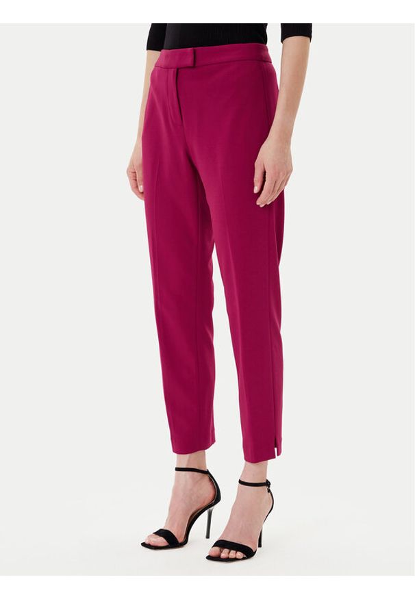 DKNY Chinosy P9RK6AWP Bordowy Slim Fit. Kolor: czerwony. Materiał: syntetyk