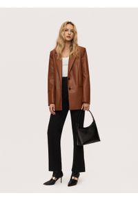 Kazar - Minimalistyczna czarna torebka z gładkiej skóry. Kolor: czarny. Wzór: gładki. Materiał: skórzane. Styl: klasyczny. Rodzaj torebki: na ramię #3