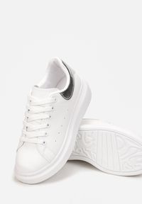 Born2be - Biało-Srebrne Sneakersy Phoebia. Nosek buta: okrągły. Kolor: biały. Szerokość cholewki: normalna #3