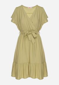 Born2be - Zielona Wiskozowa Sukienka z Kopertowym Dekoltem i Paskiem Aurenelle. Okazja: na co dzień. Typ kołnierza: dekolt kopertowy. Kolor: zielony. Materiał: wiskoza. Długość rękawa: krótki rękaw. Sezon: wiosna, lato. Typ sukienki: kopertowe. Styl: casual #6