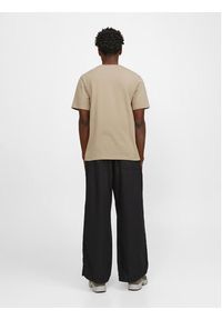 Jack & Jones - Jack&Jones T-Shirt Logan 12253442 Beżowy Standard Fit. Kolor: beżowy. Materiał: bawełna #6