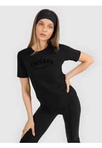 4f - 4F T-shirt regular z nadrukiem damski - czarny M. Okazja: na co dzień. Kolor: czarny. Materiał: skóra, bawełna, materiał. Długość: długie. Wzór: nadruk. Styl: casual #1