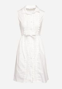 Born2be - Biała Rozkloszowana Sukienka z Bawełny o Koszulowym Kroju Wiązana w Pasie Calelia. Okazja: na co dzień. Kolor: biały. Materiał: bawełna. Typ sukienki: koszulowe. Styl: casual #5