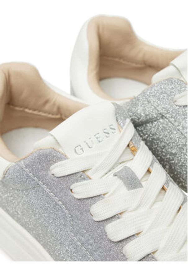 Guess Sneakersy FLPWIN LEL12 Srebrny. Kolor: srebrny. Materiał: skóra