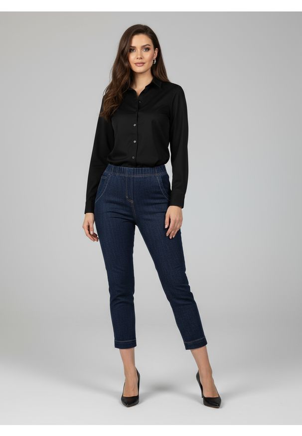 Moda Size Plus Iwanek - Eleganckie granatowe spodnie Jeangaliny02 o kroju slim fit 7/8 PLUS SIZE XXL OVERSIZE JESIEŃ. Okazja: na co dzień. Kolekcja: plus size. Kolor: niebieski. Materiał: poliester, tkanina, bawełna, wiskoza, jeans, materiał. Sezon: jesień. Styl: elegancki