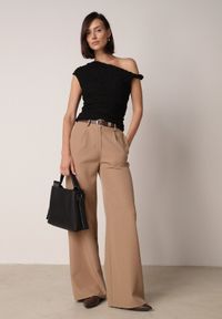 Born2be - Czarna Koronkowa Bluzka o Asymetrycznym Kroju na Jedno Ramię Nerasos. Kolor: czarny. Materiał: koronka #5