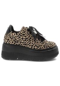Beżowe Sneakersy Karino Stylowe Obuwie Damskie Panterka. Okazja: na co dzień. Kolor: czarny. Materiał: satyna. Wzór: motyw zwierzęcy. Obcas: na platformie. Styl: elegancki #7