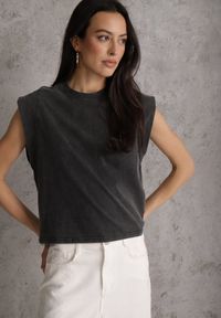 Renee - Czarny Top z Bawełny w Stylu Grunge z Szeroką Linią Ramion Tezorea. Kolor: czarny. Materiał: bawełna #4