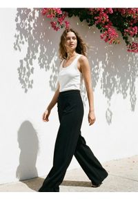 Sinsay - Spodnie straight leg - czarny. Kolor: czarny #1