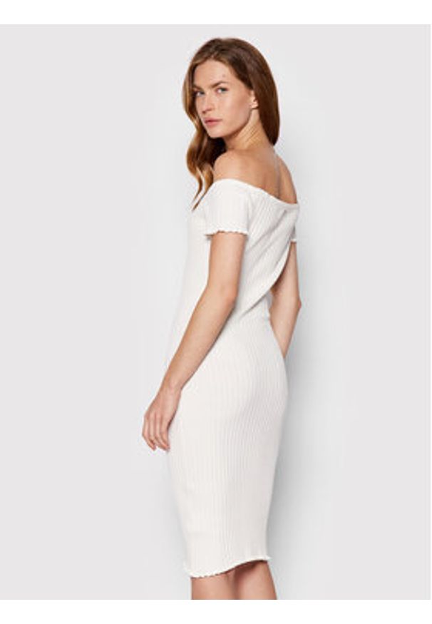 Guess Sukienka dzianinowa W2YK54 Z30L1 Écru Slim Fit. Materiał: bawełna