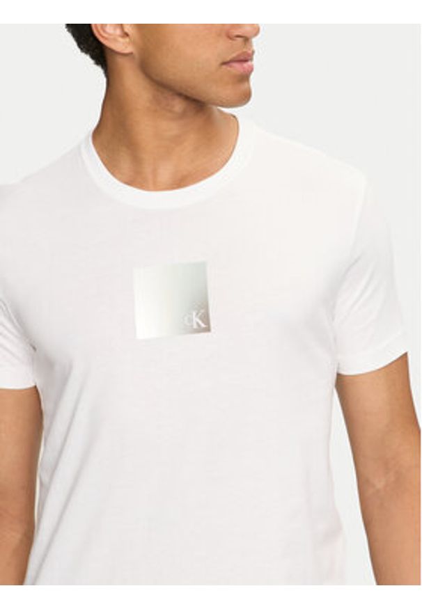 Calvin Klein Jeans T-Shirt Metallic Box J30J325686 Biały Slim Fit. Kolor: biały. Materiał: bawełna