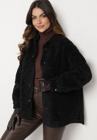 Born2be - Czarna Kurtka o Koszulowym Kroju z Futerkowym Wykończeniem Venelita. Okazja: na co dzień. Kolor: czarny. Materiał: jeans. Styl: elegancki, casual, klasyczny #5