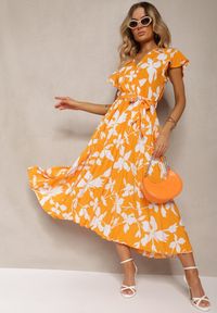 Renee - Pomarańczowa Sukienka z Kopertowym Dekoltem Plisowanym Dołem Wykończona w Talii Paskiem i Gumką Elsavia. Kolor: pomarańczowy. Materiał: tkanina. Sezon: lato. Typ sukienki: kopertowe #1