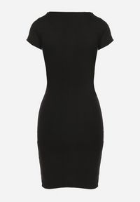 Born2be - Czarna Bawełniana Sukienka Mini z Ozdobnym Dekoltem Grandria. Kolor: czarny. Materiał: bawełna. Długość rękawa: krótki rękaw. Wzór: prążki. Długość: mini #2