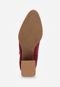 Born2be - Bordowe Klasyczne Botki na Obcasie Ozdobione Metaliczną Wstawką i Wycięciem Loreviana. Okazja: do pracy, na spotkanie biznesowe, na spacer. Kolor: czerwony. Materiał: jeans. Wzór: aplikacja. Sezon: jesień. Obcas: na obcasie. Styl: klasyczny. Wysokość obcasa: średni #8